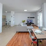 Grand View Apartamento *