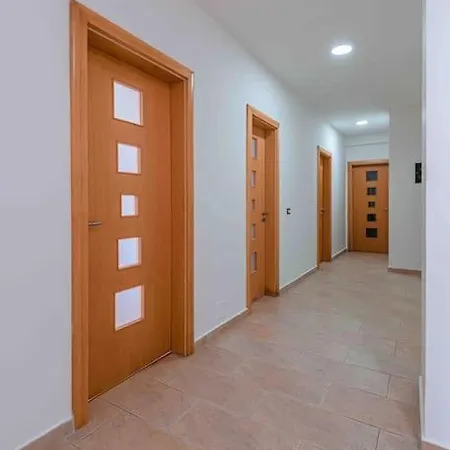 Grand View Apartment *